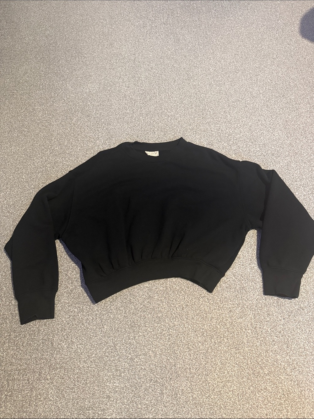 Universal Thread Black Cropped Crewneck Pullover